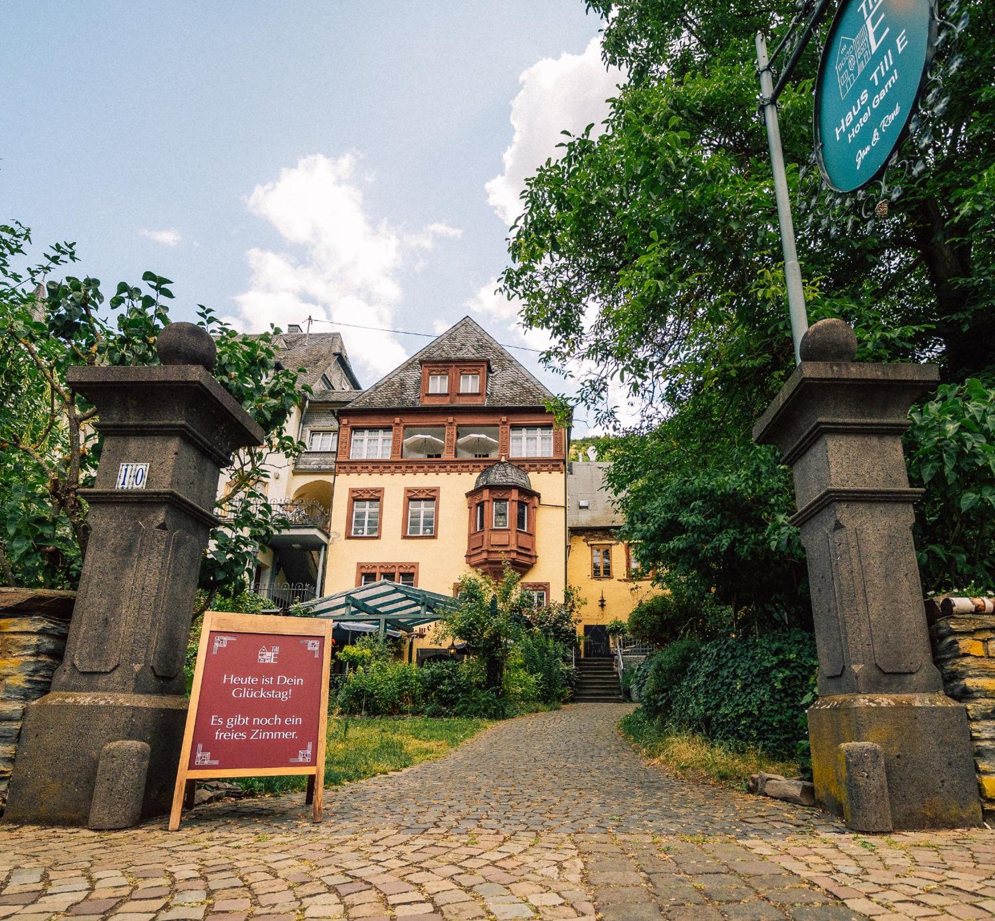 Haus Till E Hotel Zell an der Mosel Exterior photo